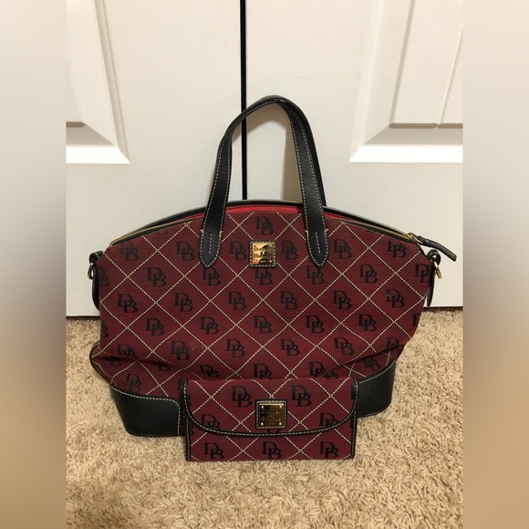 Bags Dooney Bourke Maroon Signature Logo Hobo Purse With Matching